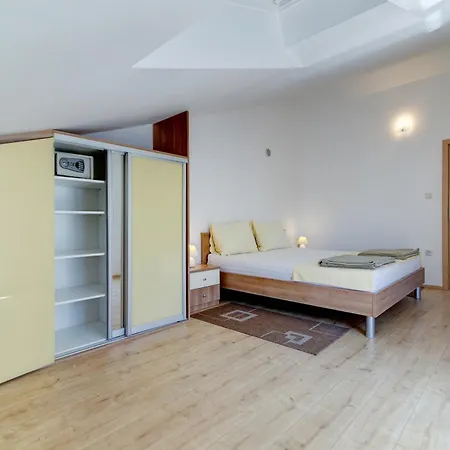 Apartmani Lili Novi Vinodolski Exterior photo