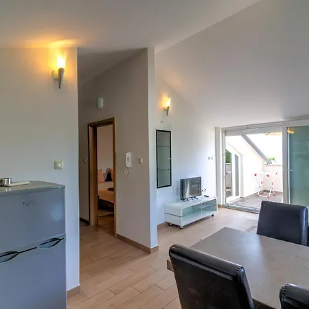 Apartmani Lili Novi Vinodolski Exterior photo