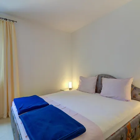 Apartmani Lili Novi Vinodolski Exterior photo