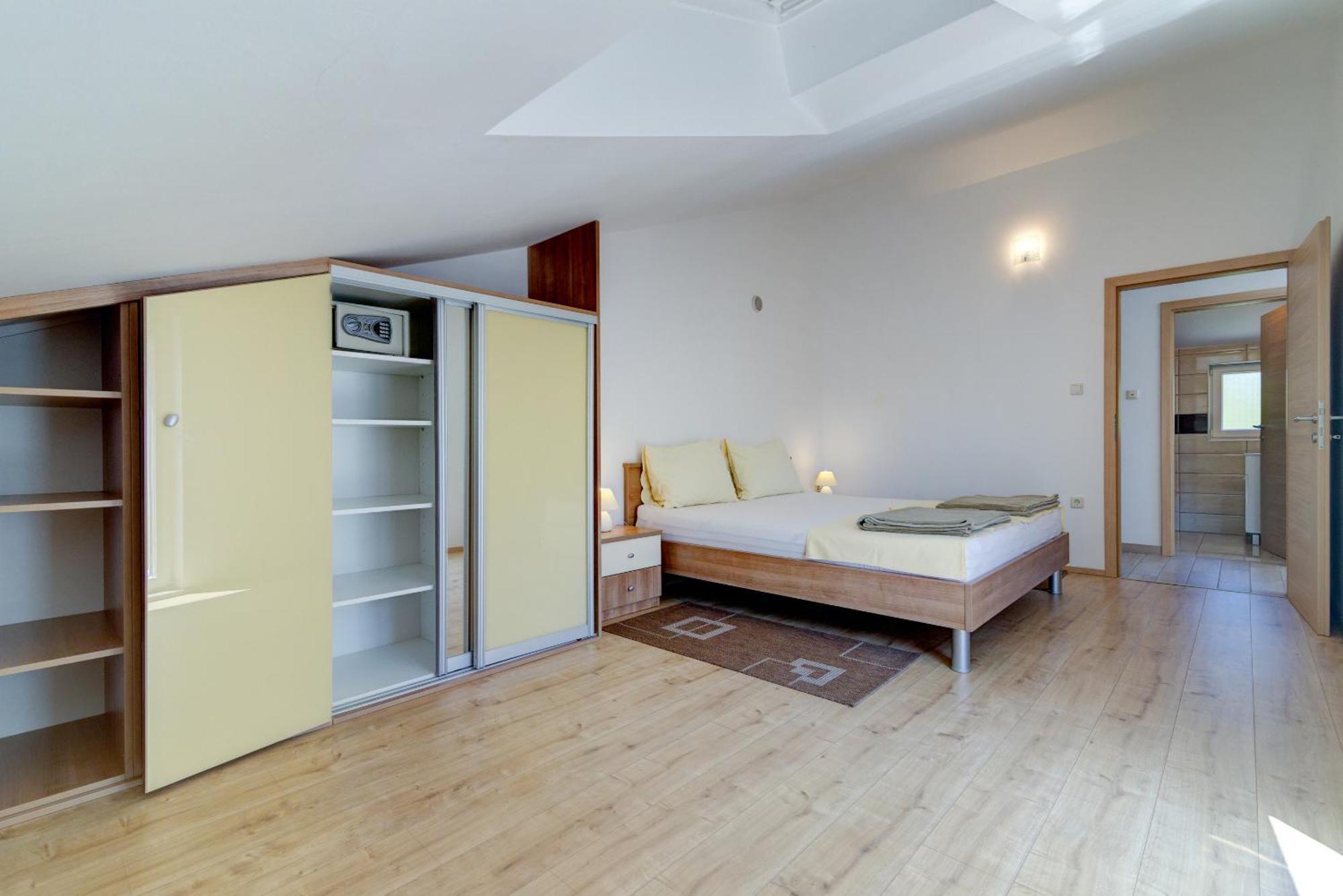 Lili Apartment *